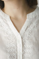 Блузка из рами с вышивкой по воротнику